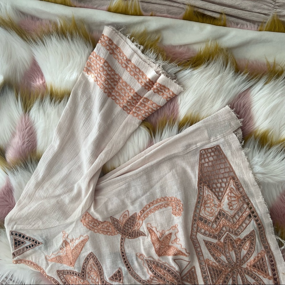 Free People LS embroidered top - XS - Picture 3 of 4